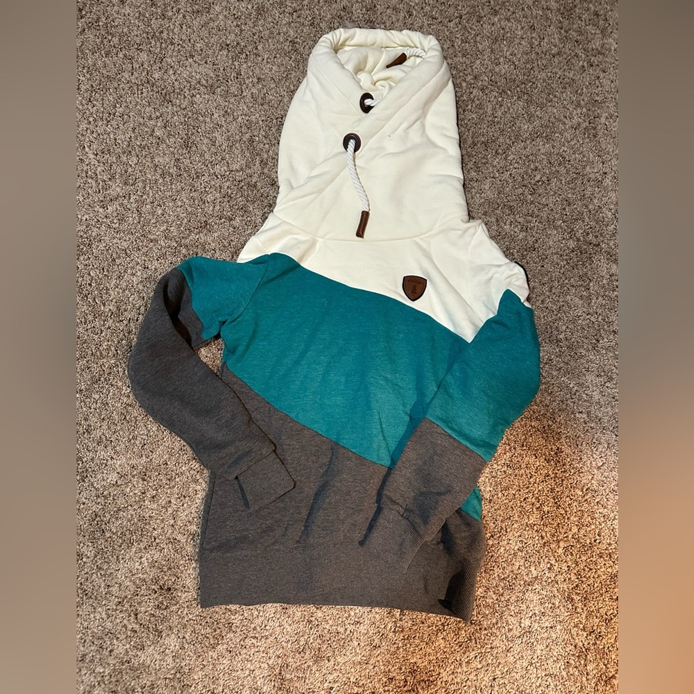 NWT WANAKOME HOODIE SIZE MEDIUM